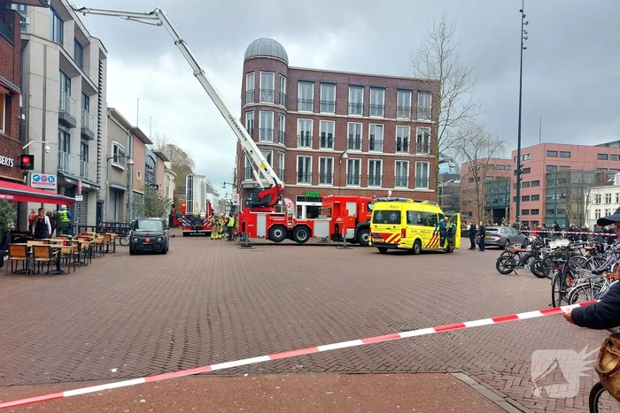 Brandweer groots ingezet voor brand in kledingwinkel