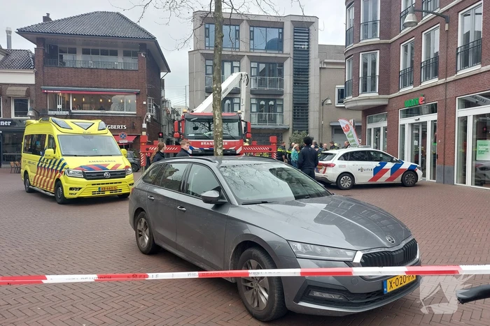 Brandweer groots ingezet voor brand in kledingwinkel