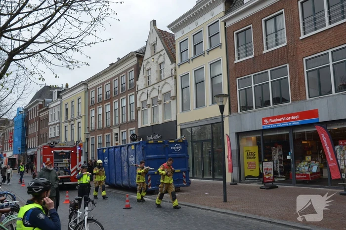 Brandweer groots ingezet voor brand in kledingwinkel