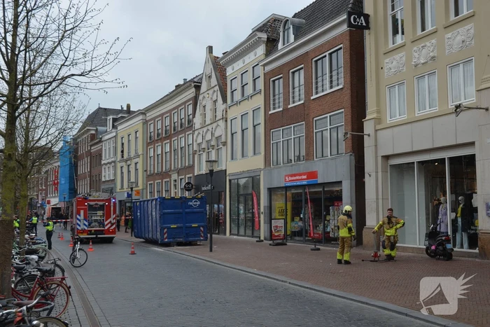 Brandweer groots ingezet voor brand in kledingwinkel