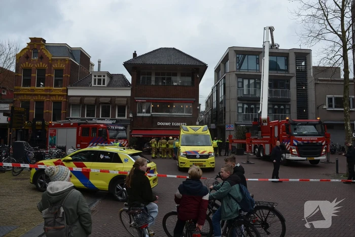Brandweer groots ingezet voor brand in kledingwinkel