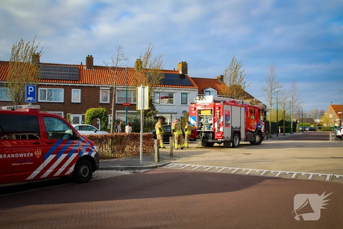 Onderzoek naar gaslucht in keuken van woning