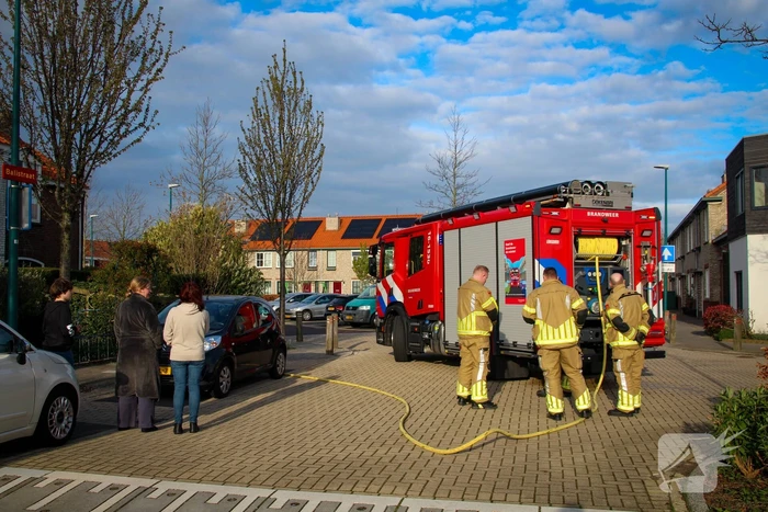 Onderzoek naar gaslucht in keuken van woning