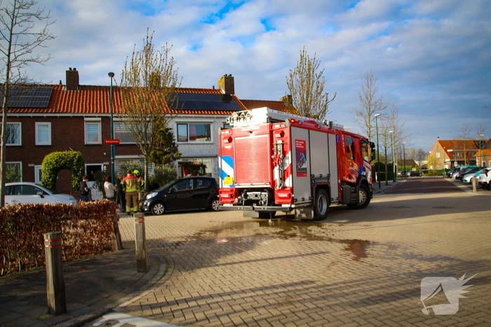 Onderzoek naar gaslucht in keuken van woning