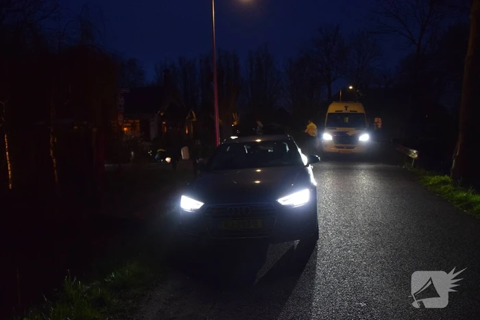 Persoon uit te water geraakte brommobiel gered