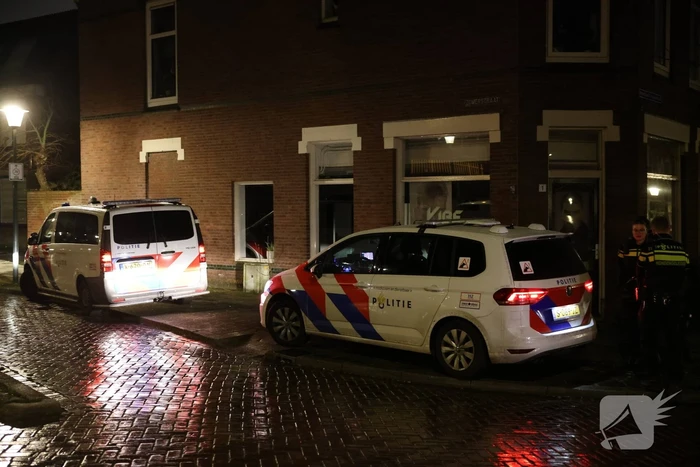 Politie onderzoekt mogelijke steekpartij in woning