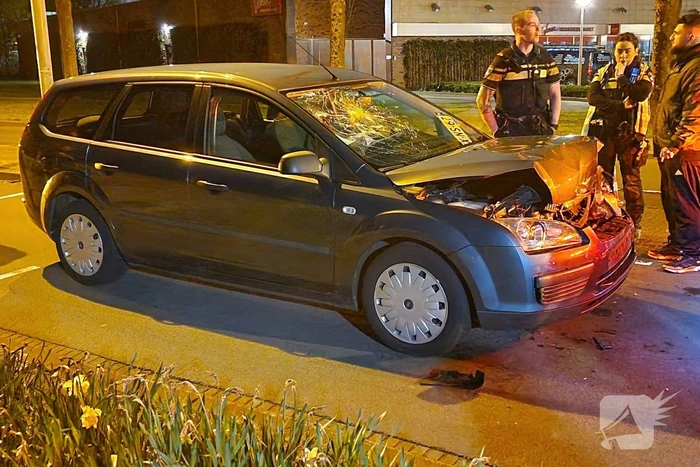 Kop-staart botsing tussen twee auto's