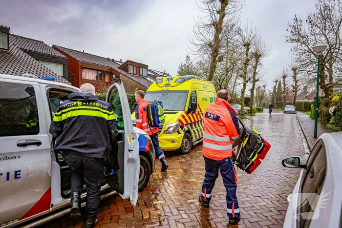 Traumahelikopter landt op grasveld naast Vlinderpad