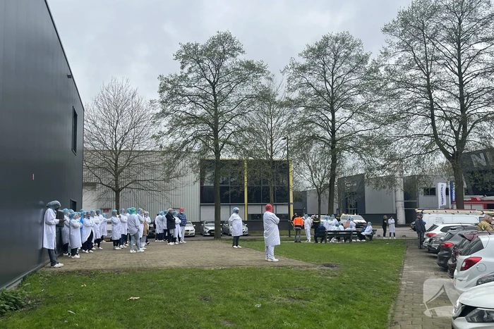 Bedrijf ontruimd door brandmelding