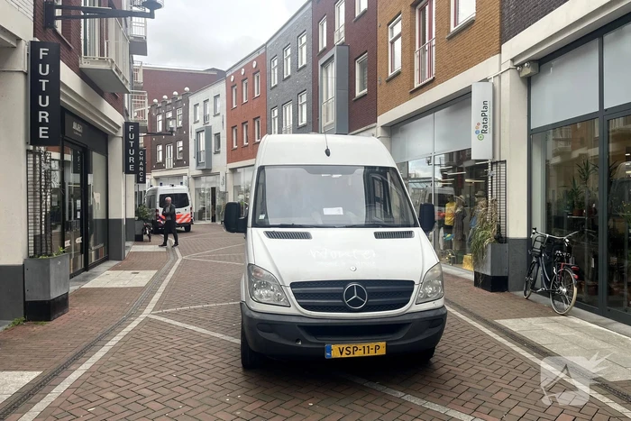90-jarige vrouw overleden na aanrijding met bestelbus