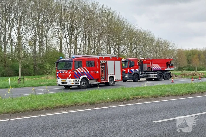 Veel rook vanaf rijdende vrachtwagen