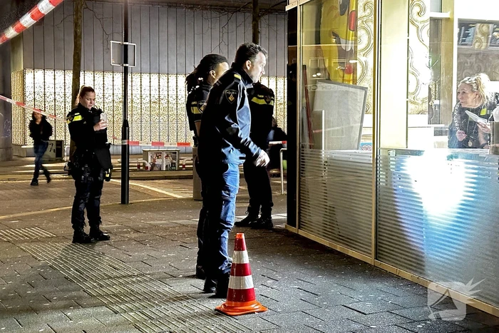 Verdachte schiet bij conflict op ruit snackbar