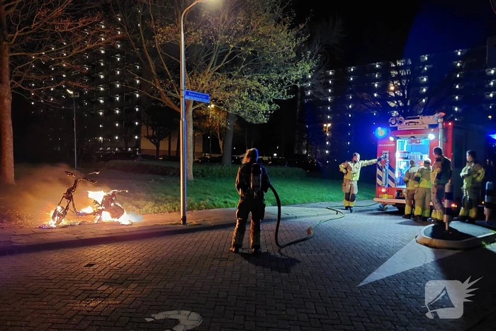 Deelscooter volledig uitgebrand