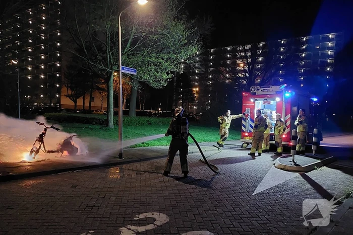 Deelscooter volledig uitgebrand