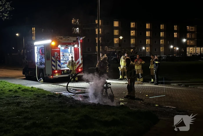 Deelscooter volledig uitgebrand