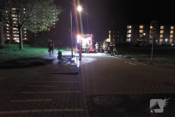 Deelscooter volledig uitgebrand