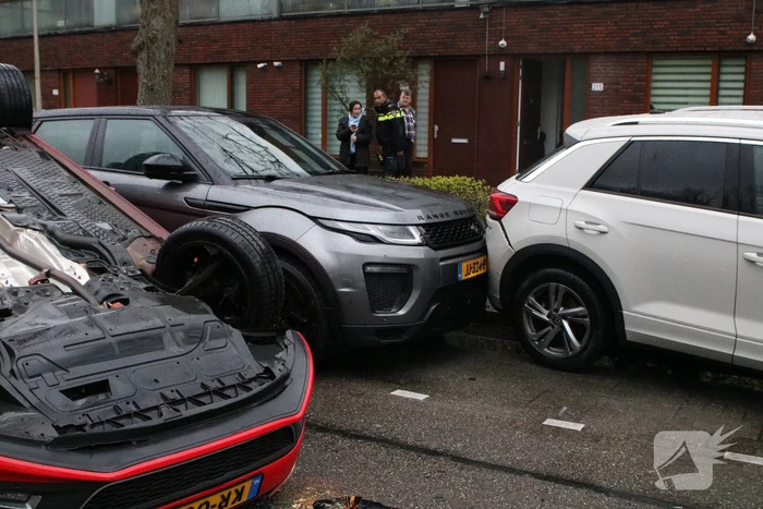 Auto belandt op zijn kop bij eenzijdig ongeluk