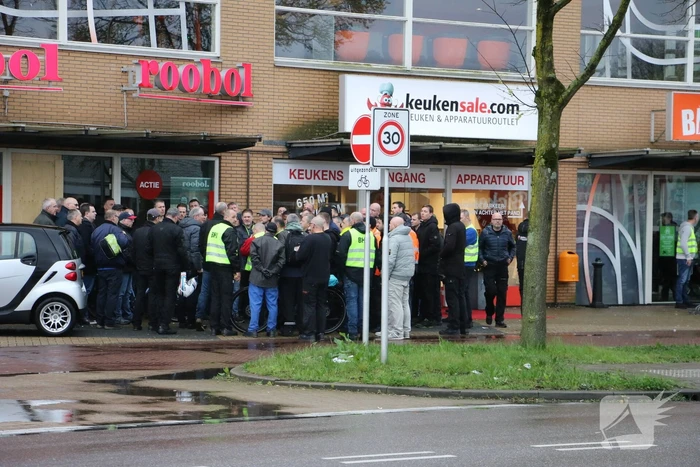 Meerdere personen gecontroleerd na vreemde lucht