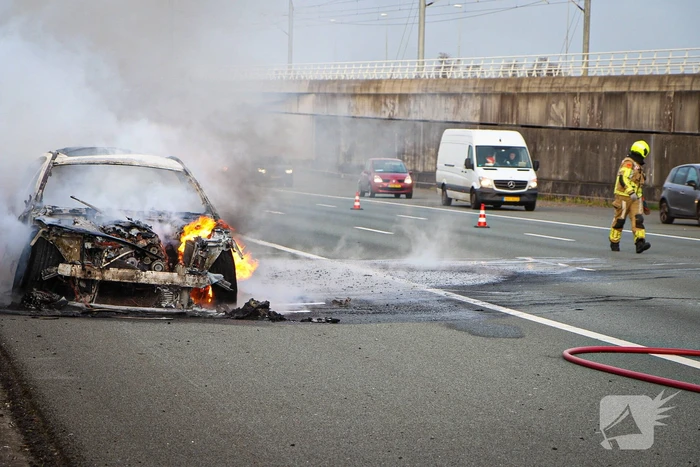 brand rijksweg a4 r 27,6 kaag