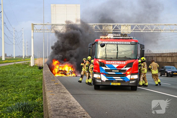 Auto brand volledig af, a4 grotendeels afgesloten