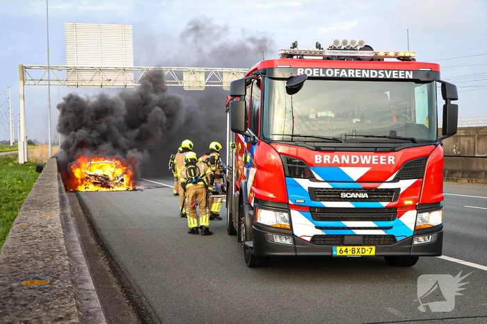 Auto brand volledig af, a4 grotendeels afgesloten