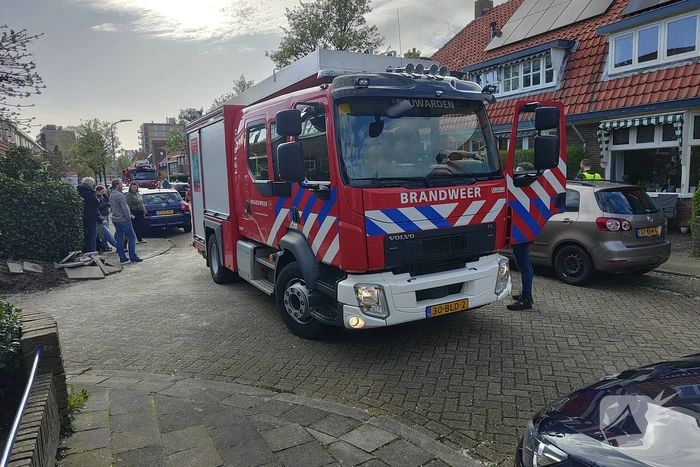 Brandweer controleert meterkast op mogelijke brand