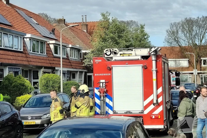 Brandweer controleert meterkast op mogelijke brand