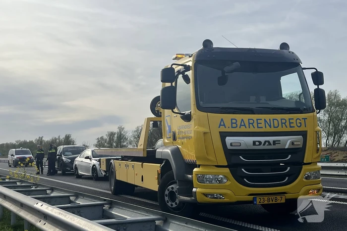 Flinke file door ongeval met drie voertuigen