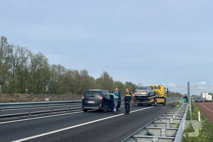 Flinke file door ongeval met drie voertuigen