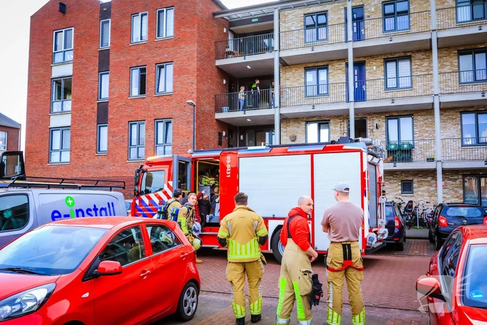 Bewoonster gewond bij brand in oven
