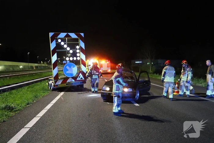 Automobilist klapt op pijlwagen