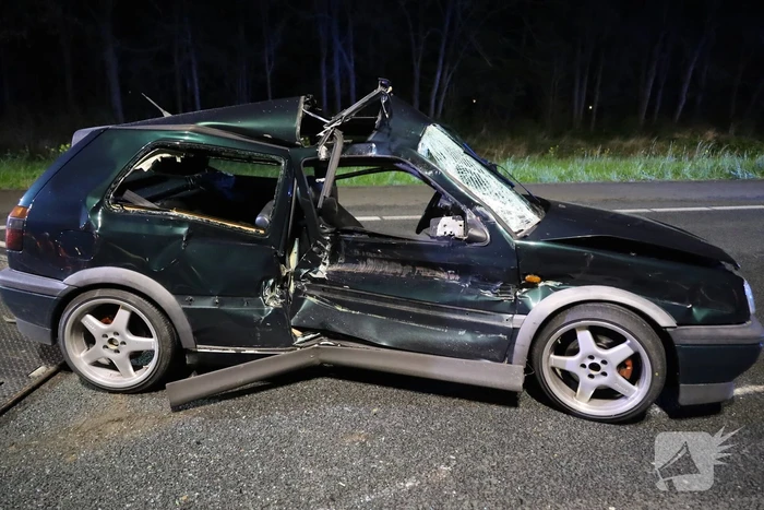 Automobilist klapt op pijlwagen