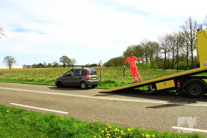 Twee voertuigen beschadigd na botsing