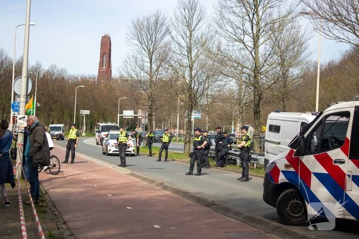 Politie massaal aanwezig bij demonstratie, meerdere charges uitgevoerd