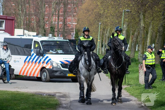 Politie massaal aanwezig bij demonstratie, meerdere charges uitgevoerd