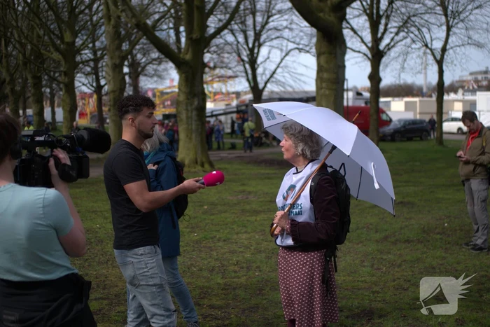 Politie massaal aanwezig bij demonstratie, meerdere charges uitgevoerd