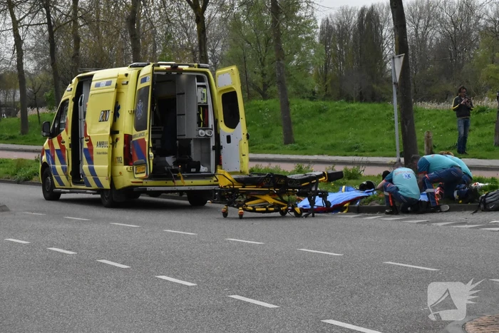 Motorrijder gewond bij botsing met auto
