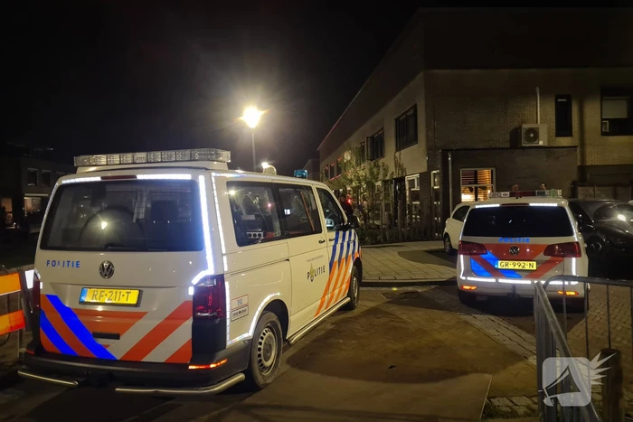 Auto flink beschadigd na achtervolging, inzittenden slaan op de vlucht
