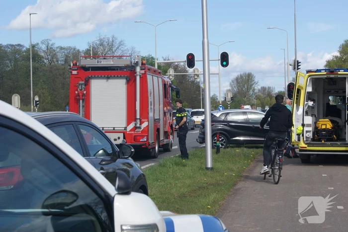 Persoon gewond bij aanrijding tussen twee voertuigen