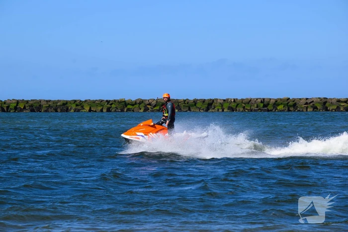 Hulpdiensten groots ingezet voor kitesurfer in de problemen