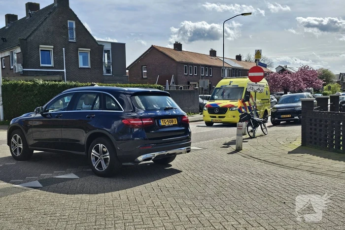 Ligfietser gewond bij aanrijding met personenauto