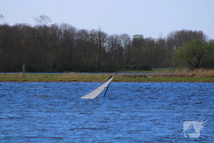 Zeilboot gezonken op Veerse meer