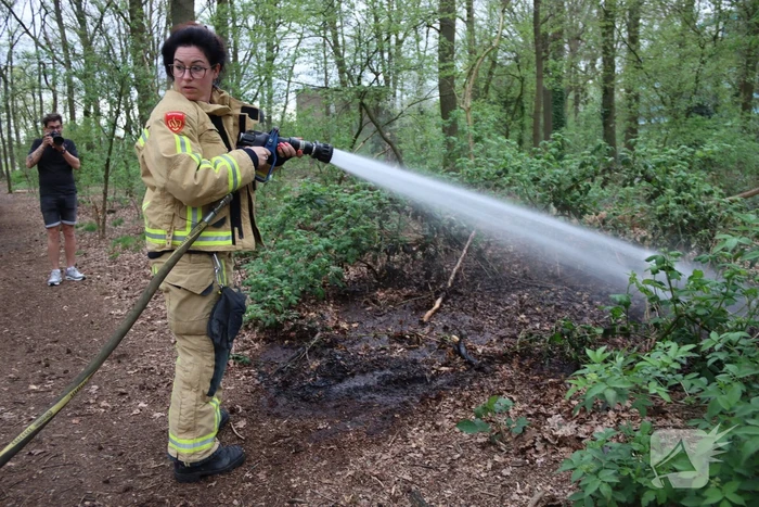 Bermbrand snel onder controle
