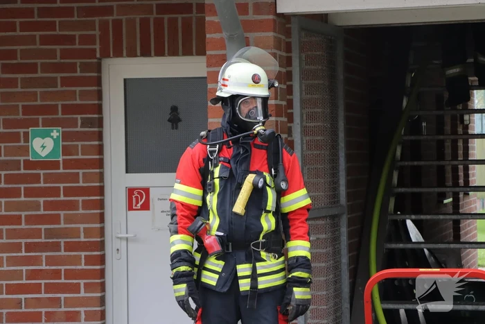 Duitse en Nederlandse brandweer blussen brand bij Voetbalvereniging