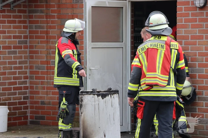Duitse en Nederlandse brandweer blussen brand bij Voetbalvereniging
