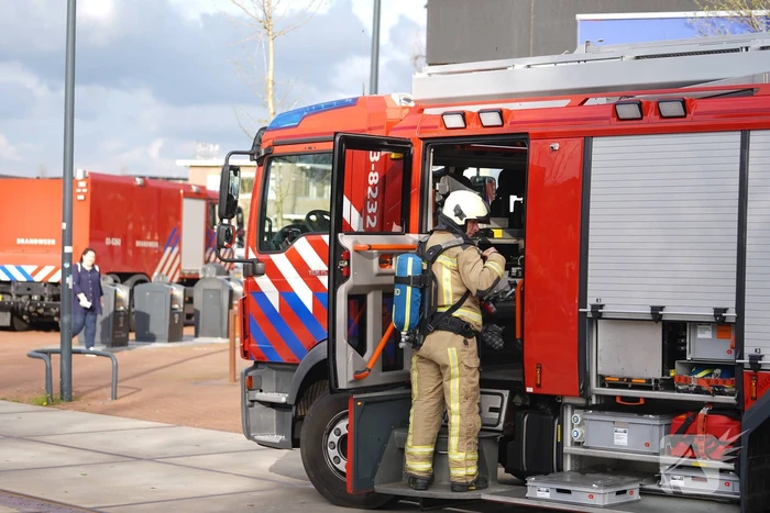 Brandweer groots ingezet voor brand in magnetron