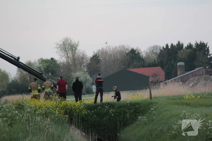 Stoffelijk overschot in water door fietsers aangetroffen