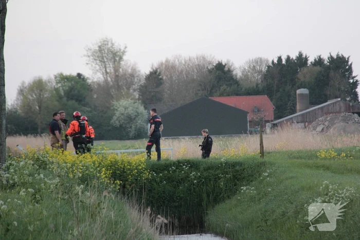 Stoffelijk overschot in water door fietsers aangetroffen
