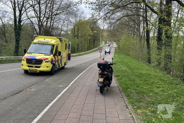 Scooterrijder komt hard ten val