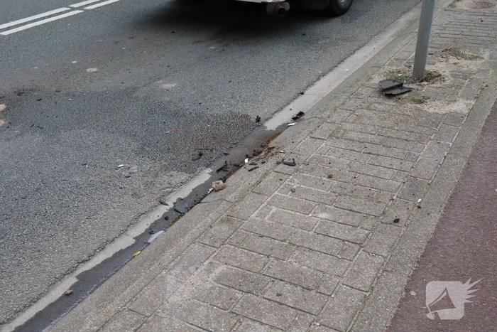 Flinke schade en lekkage na kop-staart botsing